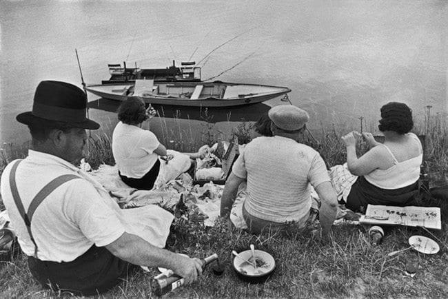 FRANCE. 1938. Sunday on the banks of the River Marne.